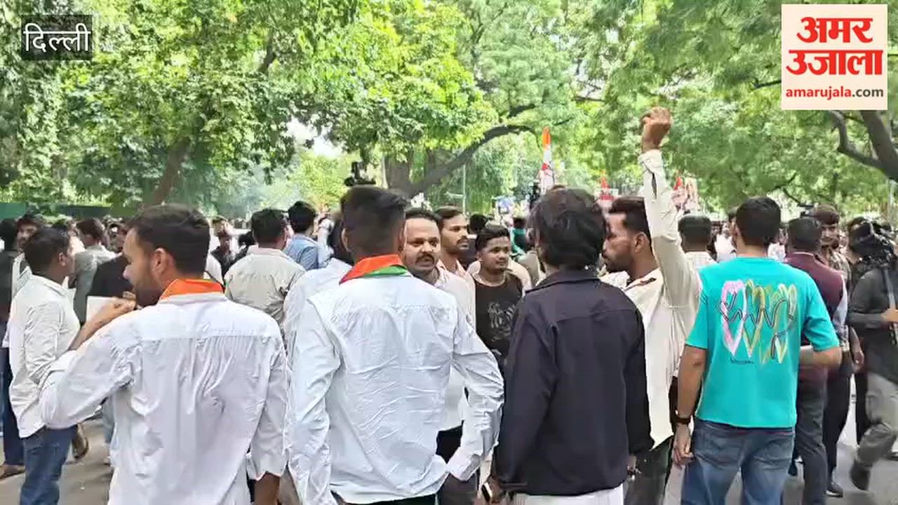 Congress workers in Delhi demanded resignation of Gyanesh Kumar
