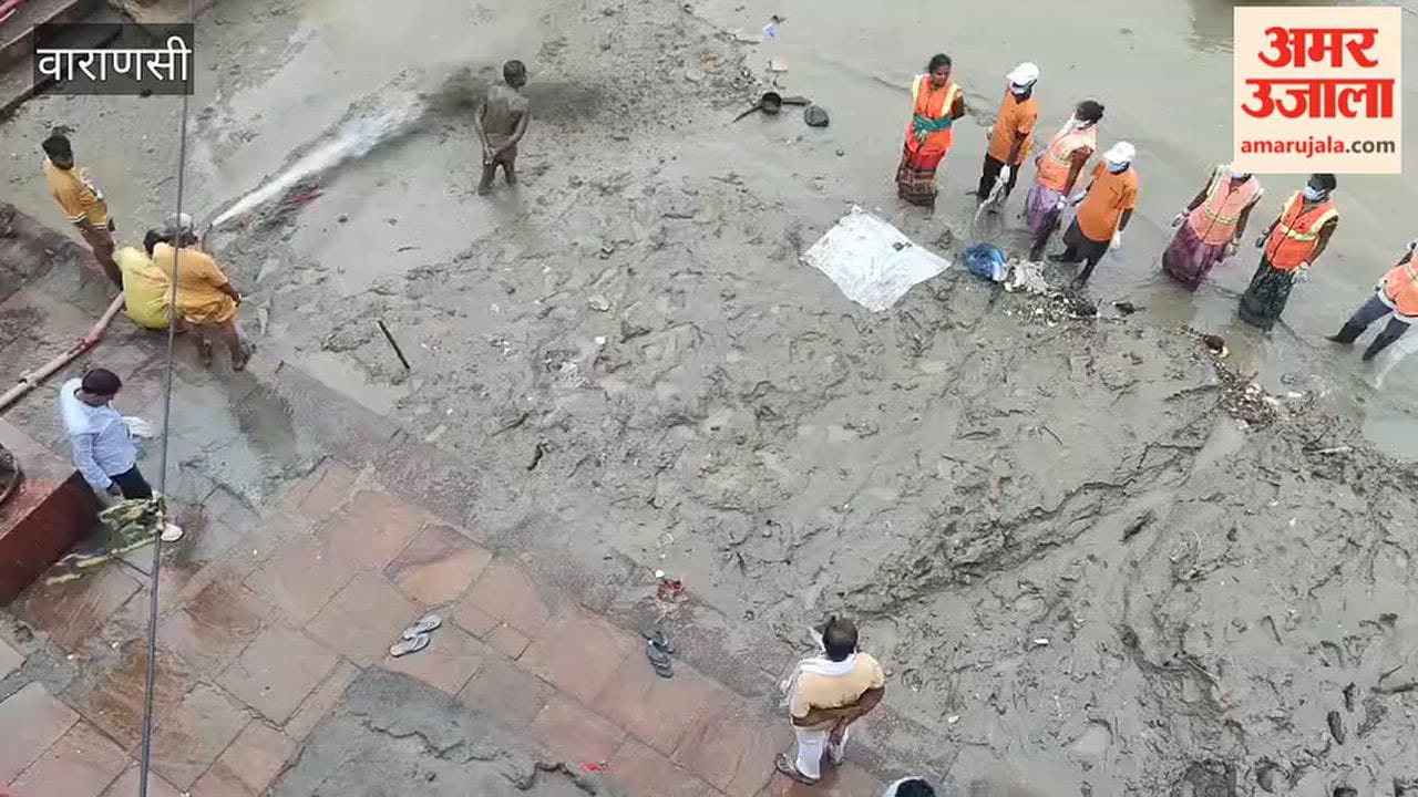 Cleaning of ghats begins as Ganga water recedes after floods