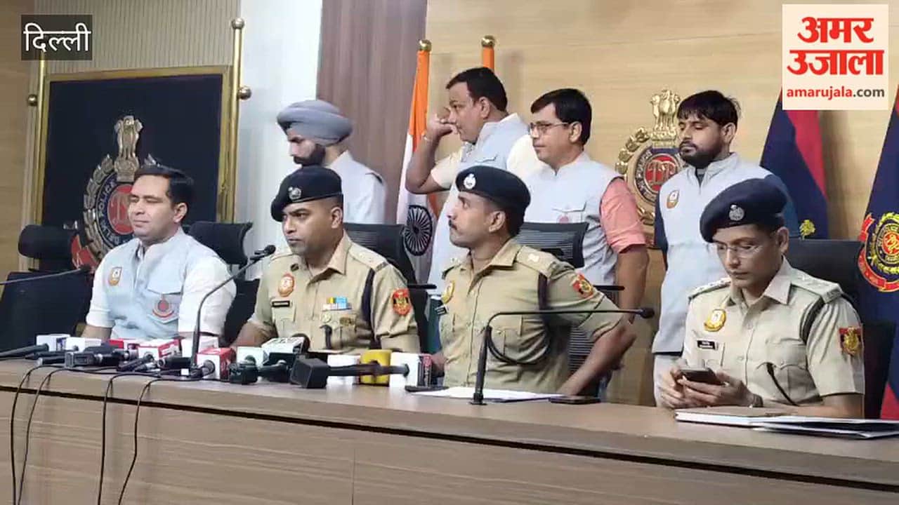 Two drug smugglers arrested in Delhi