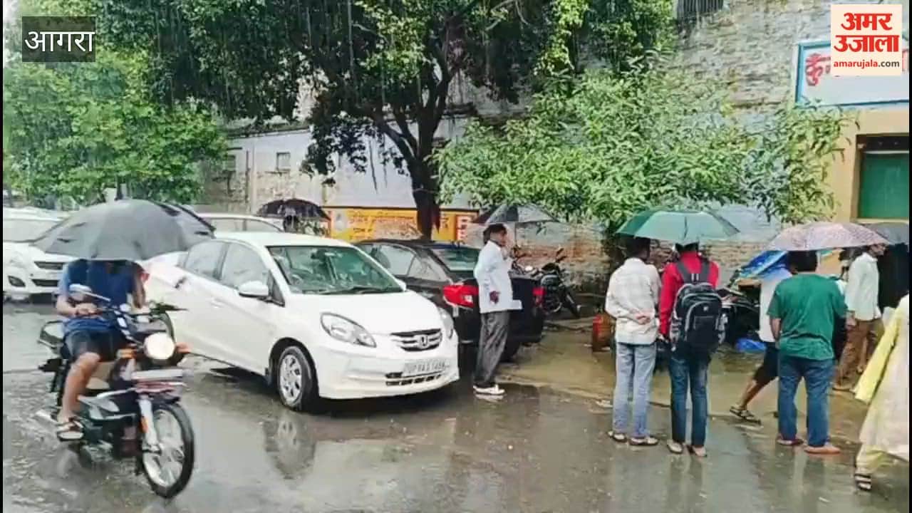 Normal life disrupted in Mainpuri due to continuous rain for 20 hours.