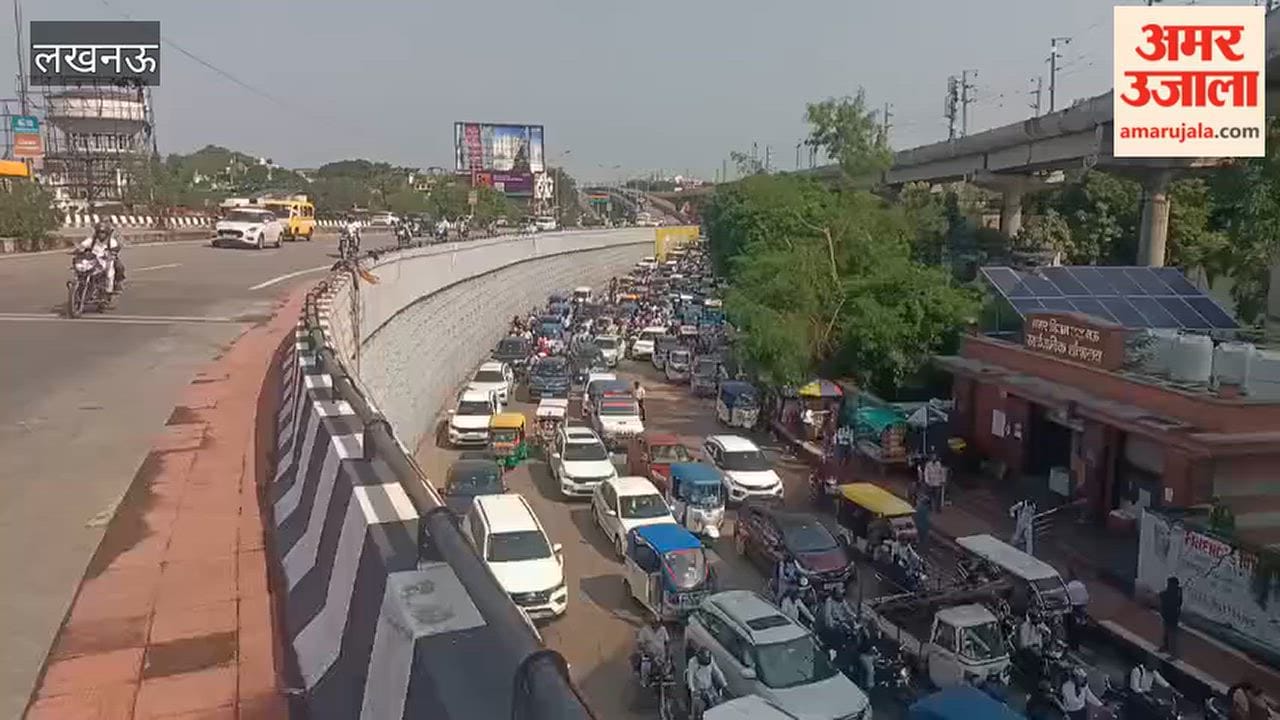 Traffic jam on route from Munshi Puliya towards Polytechnic Crossing in Lucknow