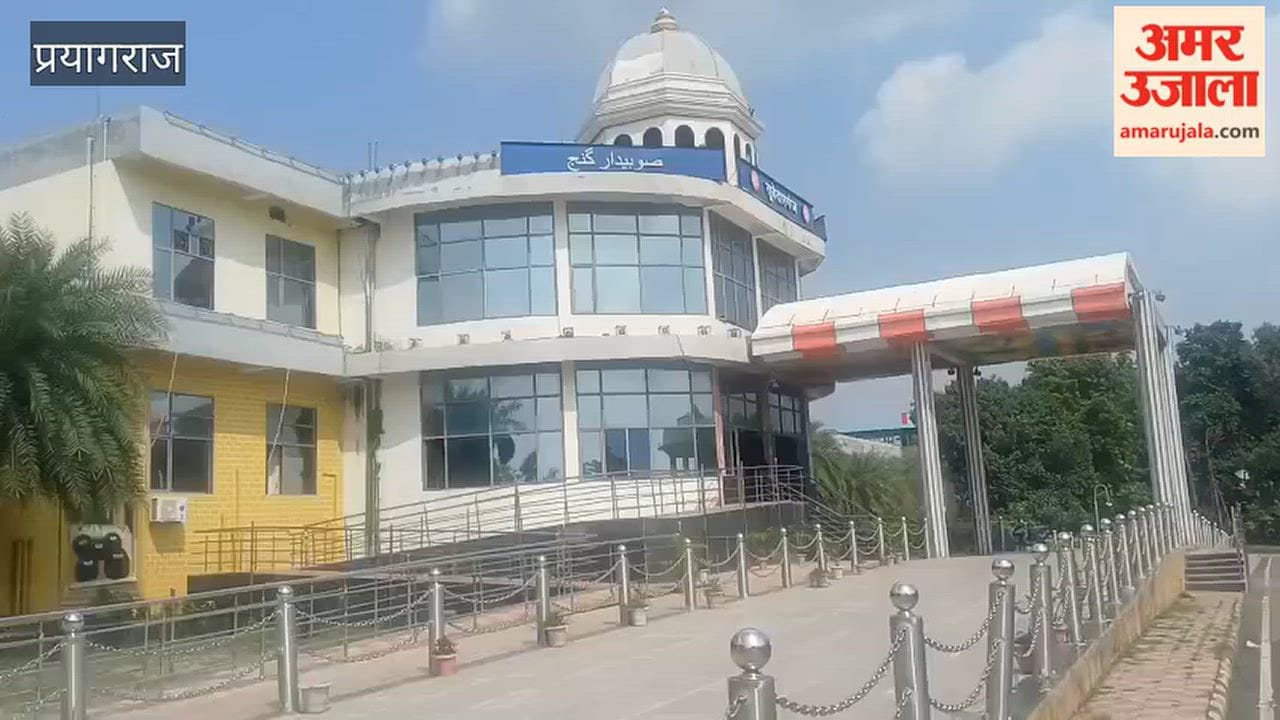 All four lifts at Subedarganj Railway Station are out of order; passengers are forced to use the stairs.