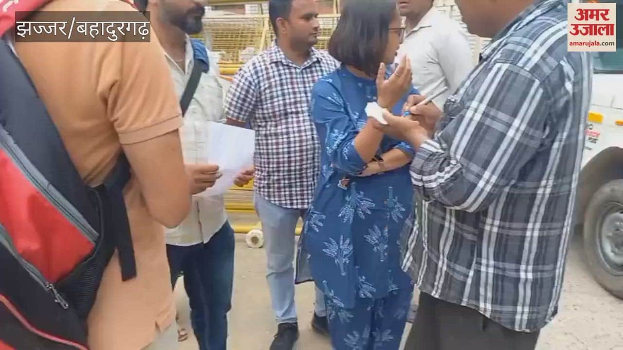 Memorandum submitted in Jhajjar regarding pending recruitments; demand to complete the HSSC recruitment process.