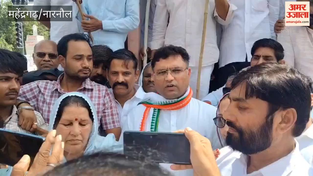 Congress protests against the Election Commission; Ashok Tanwar says fair elections are essential for strengthening democracy.