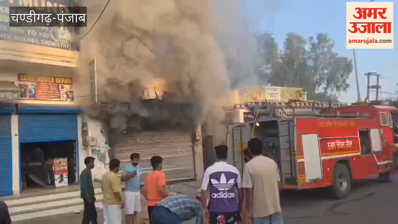 Fire breaks out at a stationery shop in Jeera; flames flare up due to firecrackers.