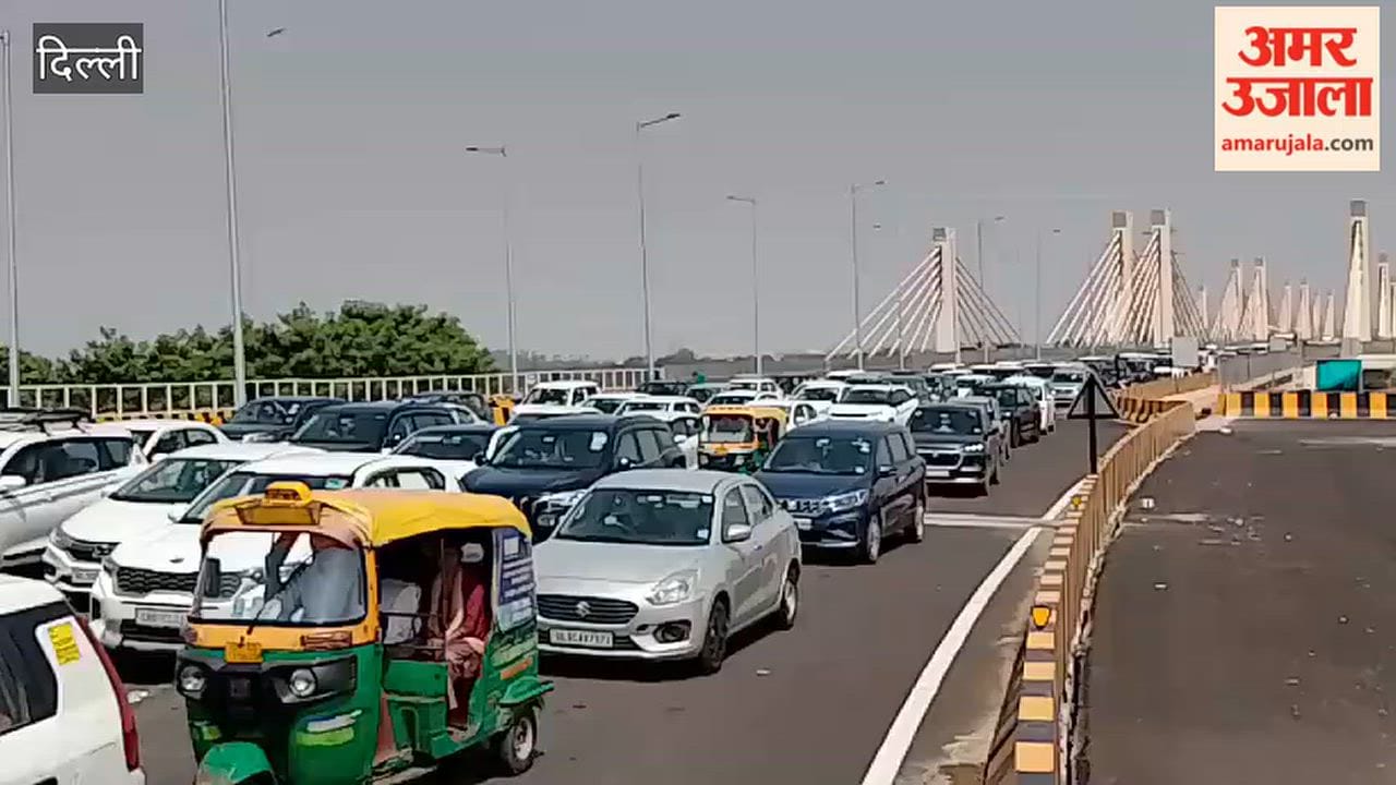 2-5-km-long traffic jam on Barapullah Phase-3 flyover video