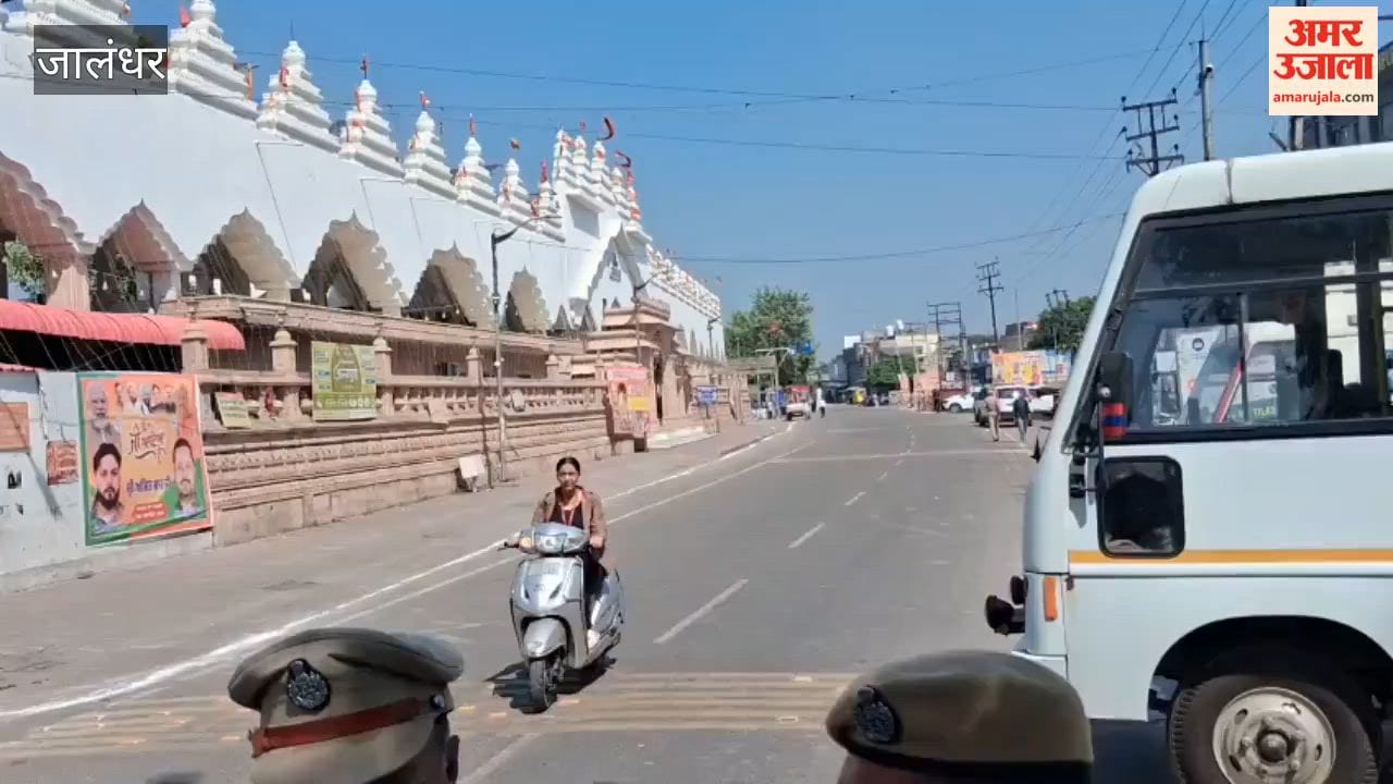 Home Minister Amit Shah arrives in Jalandhar; pays obeisance at Devi Talab Mandir.
