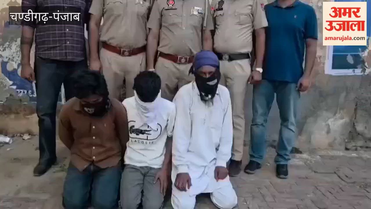 One kilogram of heroin recovered from drug smugglers in Moga.
