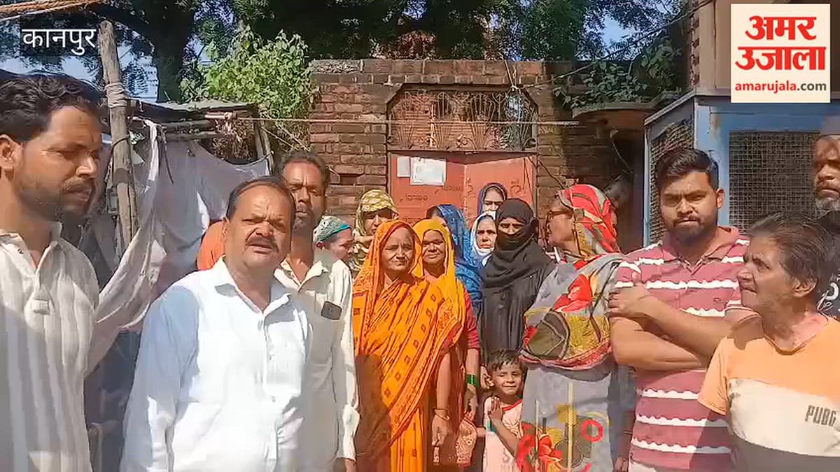 कानपुर: टावर लगाने का लोगों ने किया विरोध, उप जिलाधिकारी बिल्हौर को सौंपा ज्ञापन