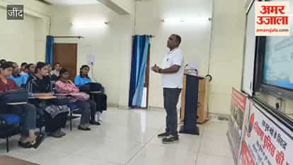 Female students sensitized about de-addiction; police officers explained the adverse effects of narcotics.