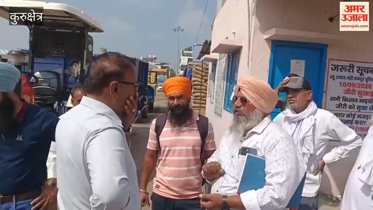 Farmer locks the gate pass center in Kurukshetra on the very first day of paddy procurement
