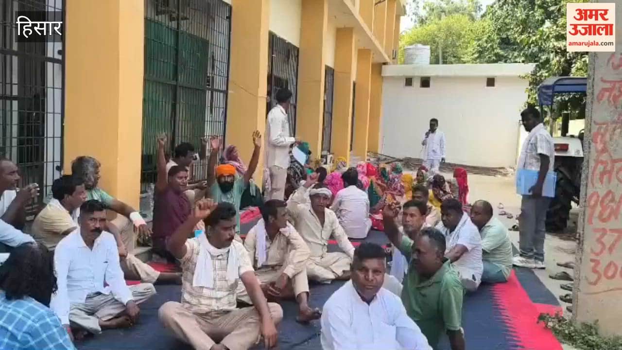 Sanitation workers strike in Hansi, sanitation system stalled for the second day
