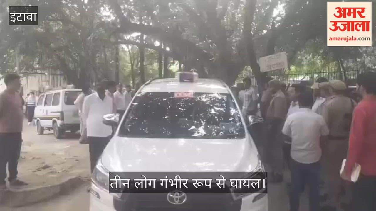 Etawah Two people including a DFO died in a horrific accident on the Firozabad Expressway