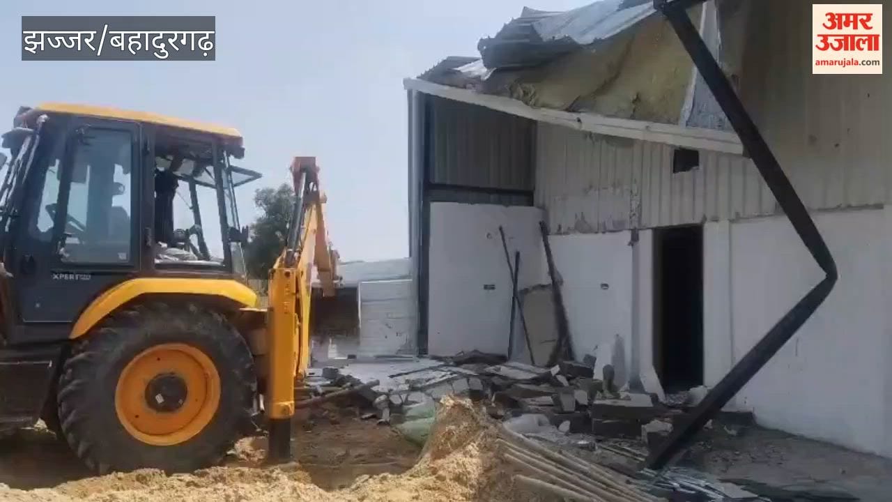 The DTP team carried out a demolition drive against illegal colonies in Bahadurgarh city and Barkatabad.