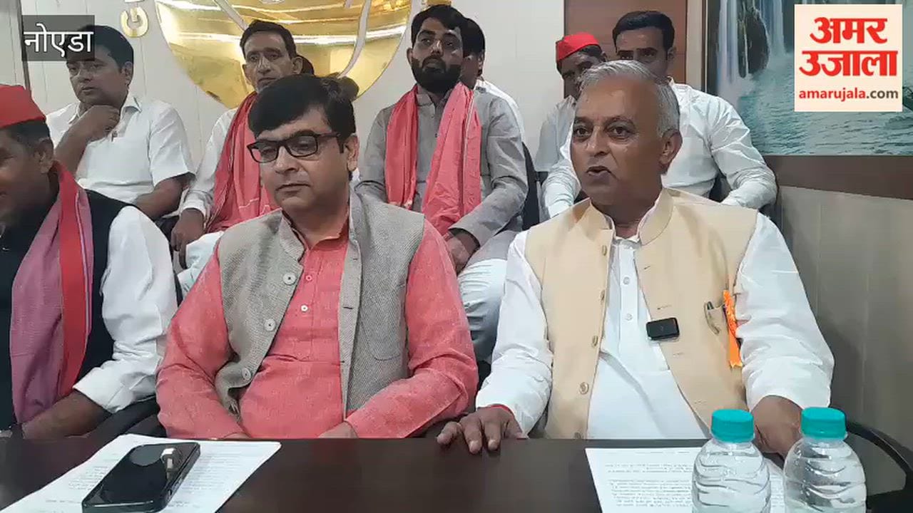 Samajwadi Party workers demanded removal of Chief Election Commissioner