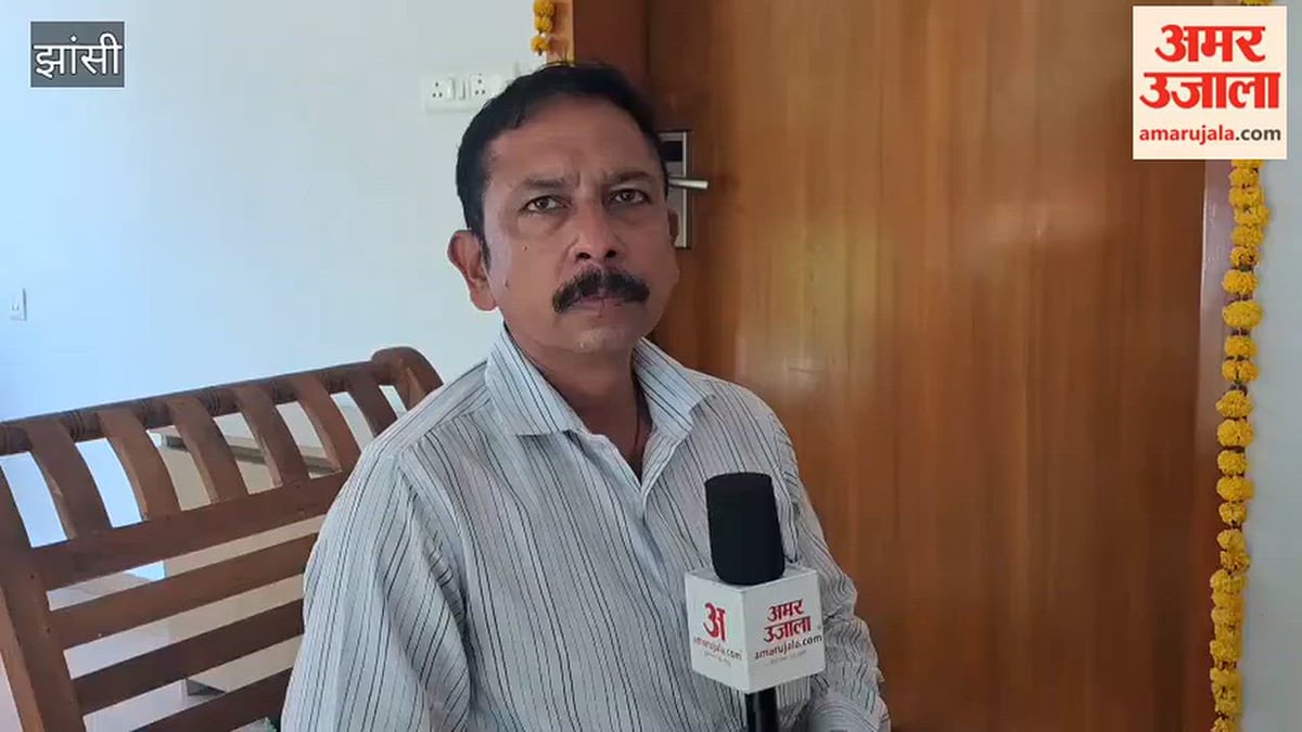 सेंसर बोर्ड पर भड़के कथावाचक चिन्मयानंद बापू, कहा- शिकंजा कसे सरकार