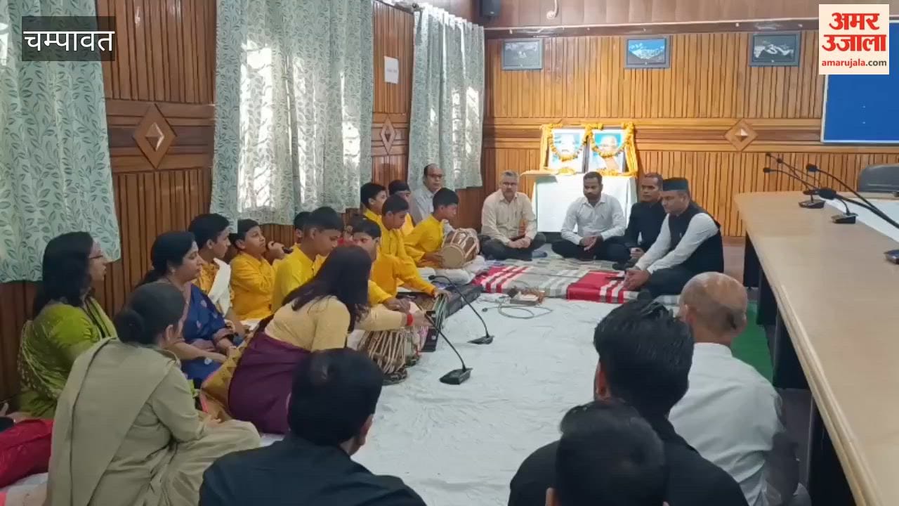 Tributes paid on Gandhi-Shastri Jayanti in Champawat; pledge taken for public service.