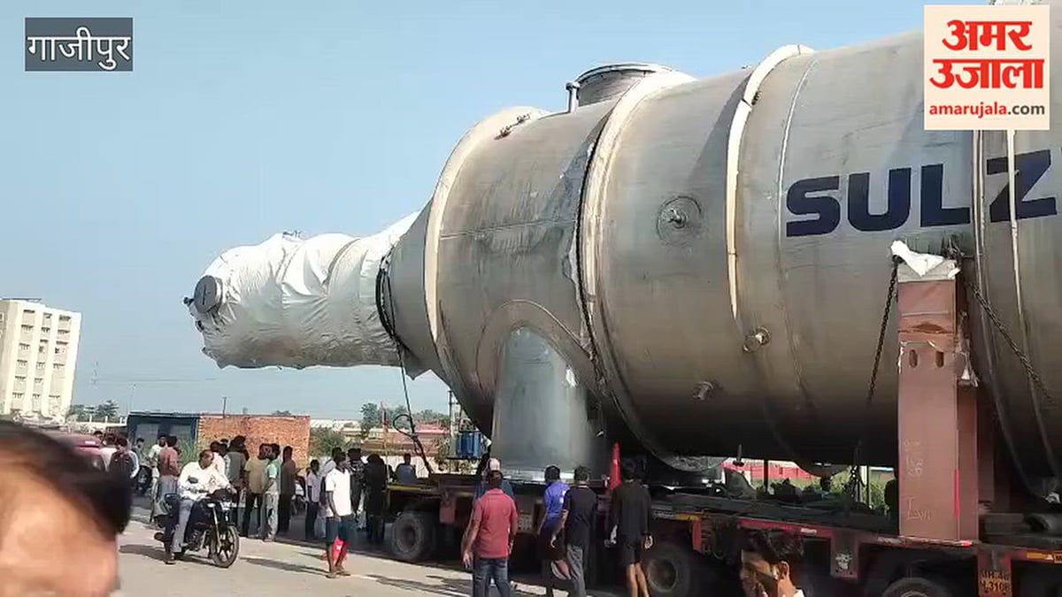 जनपद की सीमा पर पहुंचा 256 पहिये वाला रिएक्टर लदा ट्रेलर, VIDEO