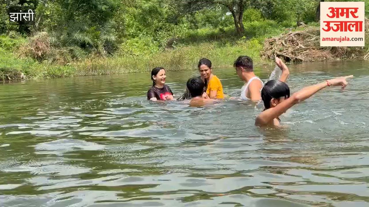 Video showing five people before they drowned in river in Jhansi