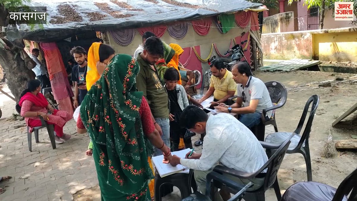 VIDEO: पीएचसी में सप्ताहभर से भरा बारिश का गंदा पानी, सड़क किनारे ओपीडी और टीकाकरण