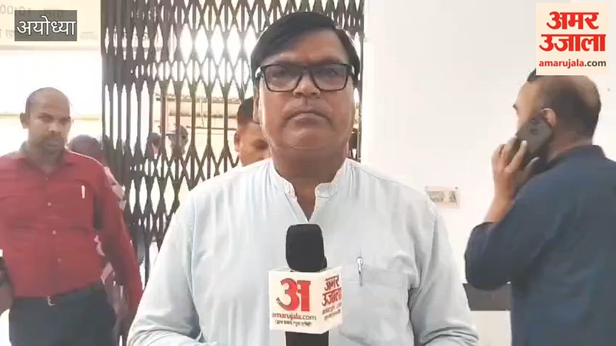 अयोध्या के रुदौली तहसील में लेखपालों का प्रदर्शन, तहसील समाधान दिवस का किया बहिष्कार