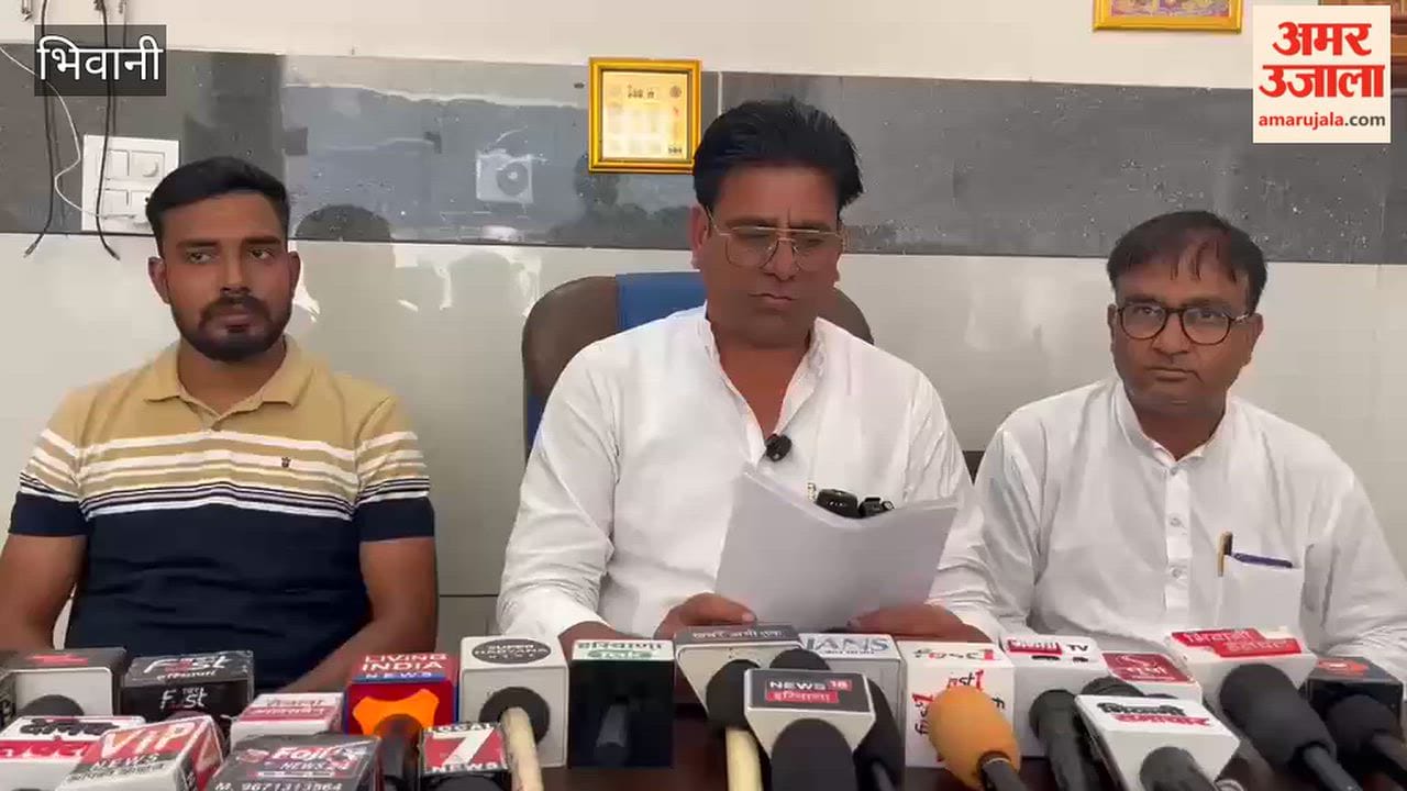 Congress corners the government over the Ayushman scheme; District Urban President Pradeep Gulia says stopping medical treatment for ailments is wrong.