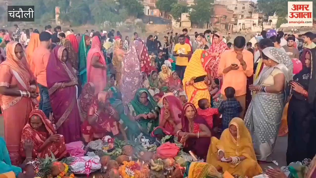 Women observe waterless fast for long life of children