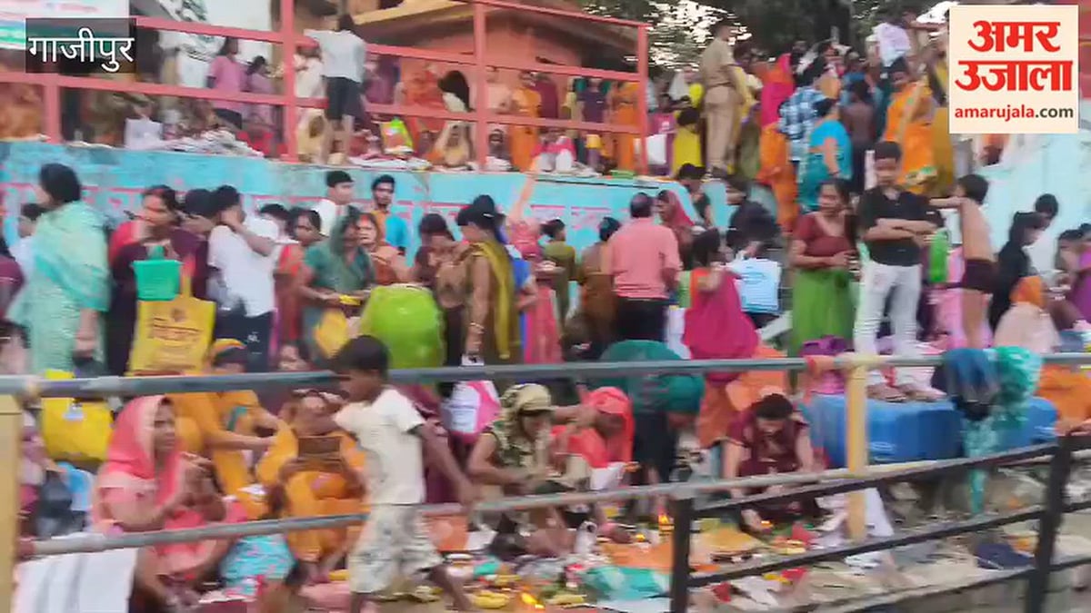 व्रती महिलाओं ने गंगा स्नान कर रखा 24 घंटे का निर्जला व्रत, VIDEO
