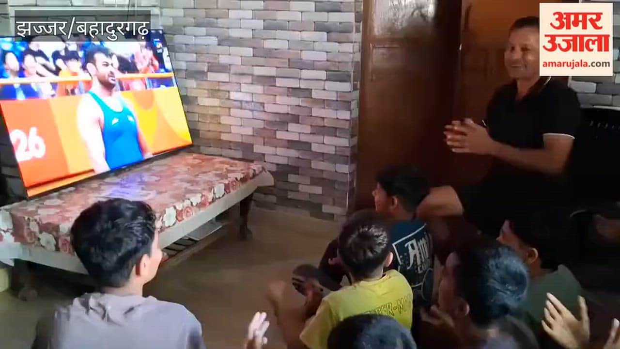 Deepak Punia wins bronze at Asian Games; atmosphere of joy at home.