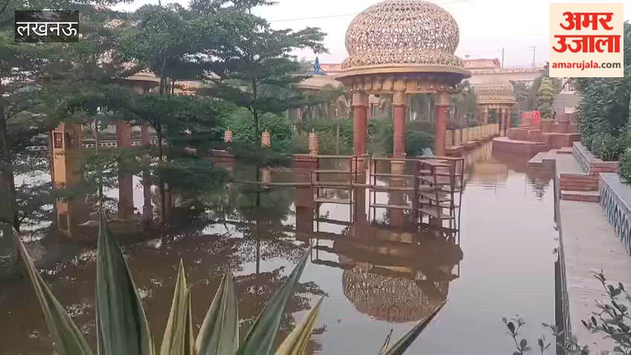 लखनऊ में हनुमान धाम मंदिर में पहुंचा गोमती का पानी