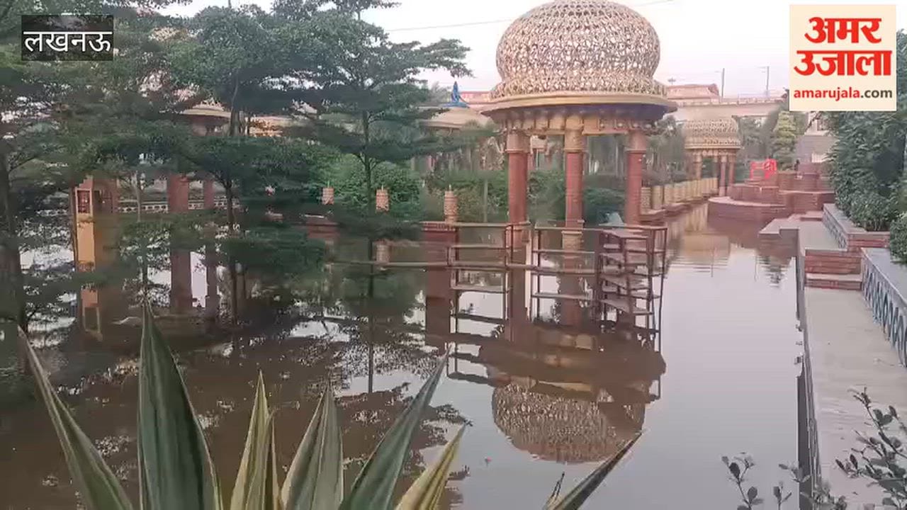 लखनऊ में हनुमान धाम मंदिर में पहुंचा गोमती का पानी