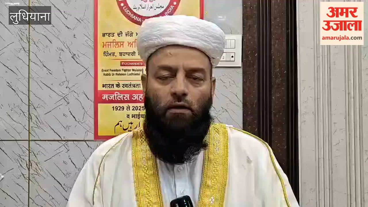 Controversy ends after Dhirendra Shastri clarification Meeting held at Jama Masjid Shahi Imam  
