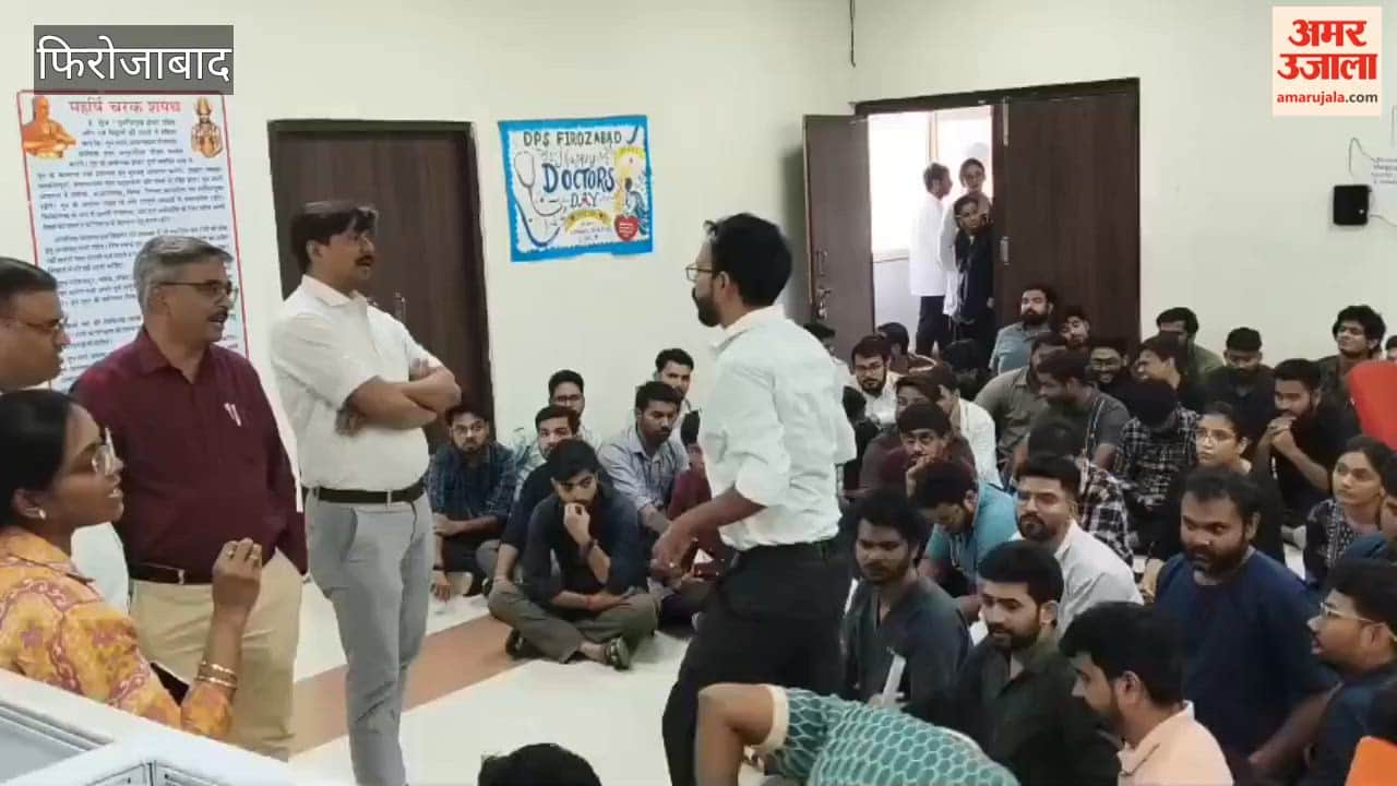 Doctors on strike at Firozabad Medical College