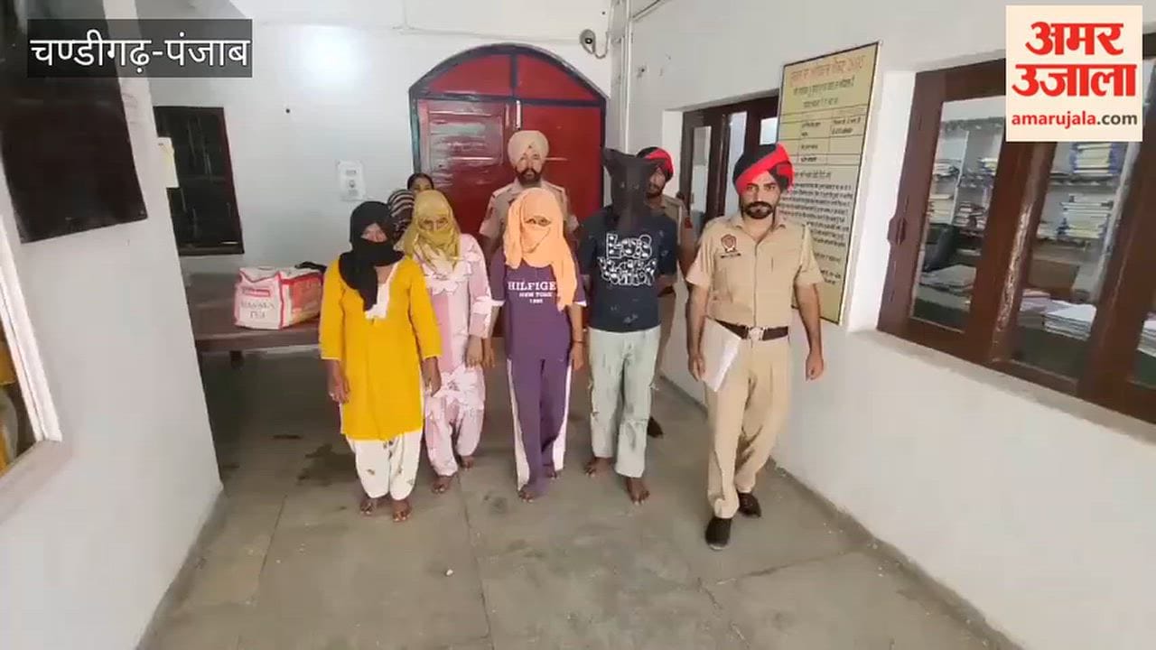 Jaito police arrested five drug smugglers