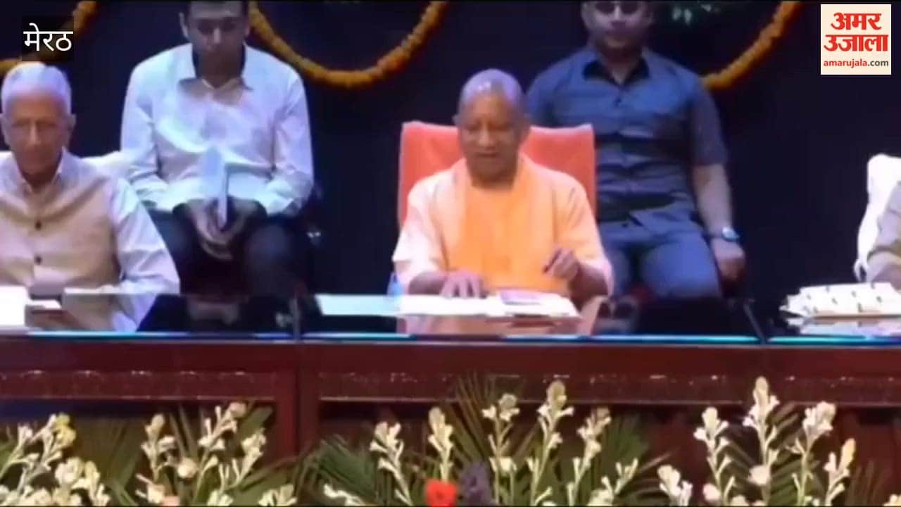STF inspector Sunil Singh honored with gallantry award posthumously, CM Yogi gave the award to his wife Munesh Devi, will also be honored with Kirti Chakra.