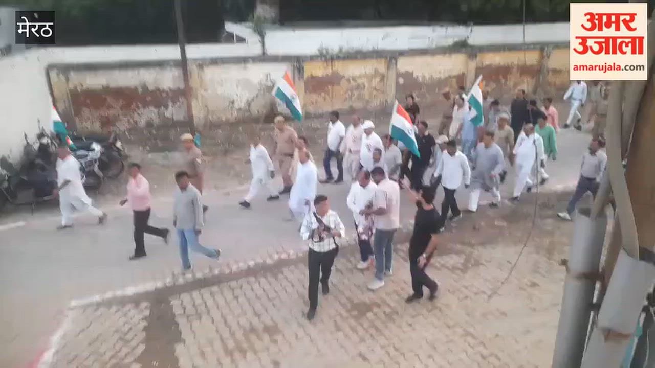 Prabhat Pheri Held in Meerut on Gandhi Jayanti, Officials Pay Tribute to Mahatma Gandhi