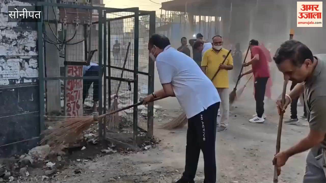 In Sonipat, the Chairman of the Bureau of Public Enterprises and the Mayor conducted a cleanliness drive and paid tribute to great personalities.