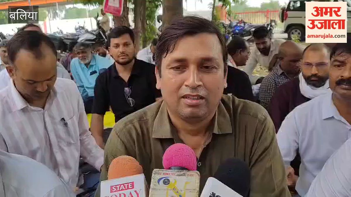 10 साल से लंबित वेतन विसंगति समेत मांगों को लेकर लेखपालों का आंदोलन शुरू, VIDEO