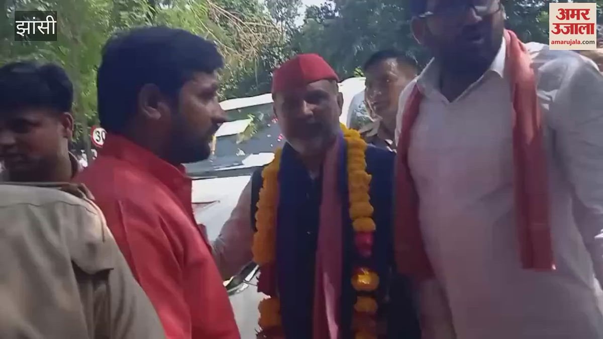 सपा एमएलसी ने जमा किया नामांकन, भाजपा प्रत्याशी समेत सात ने लिया पर्चा