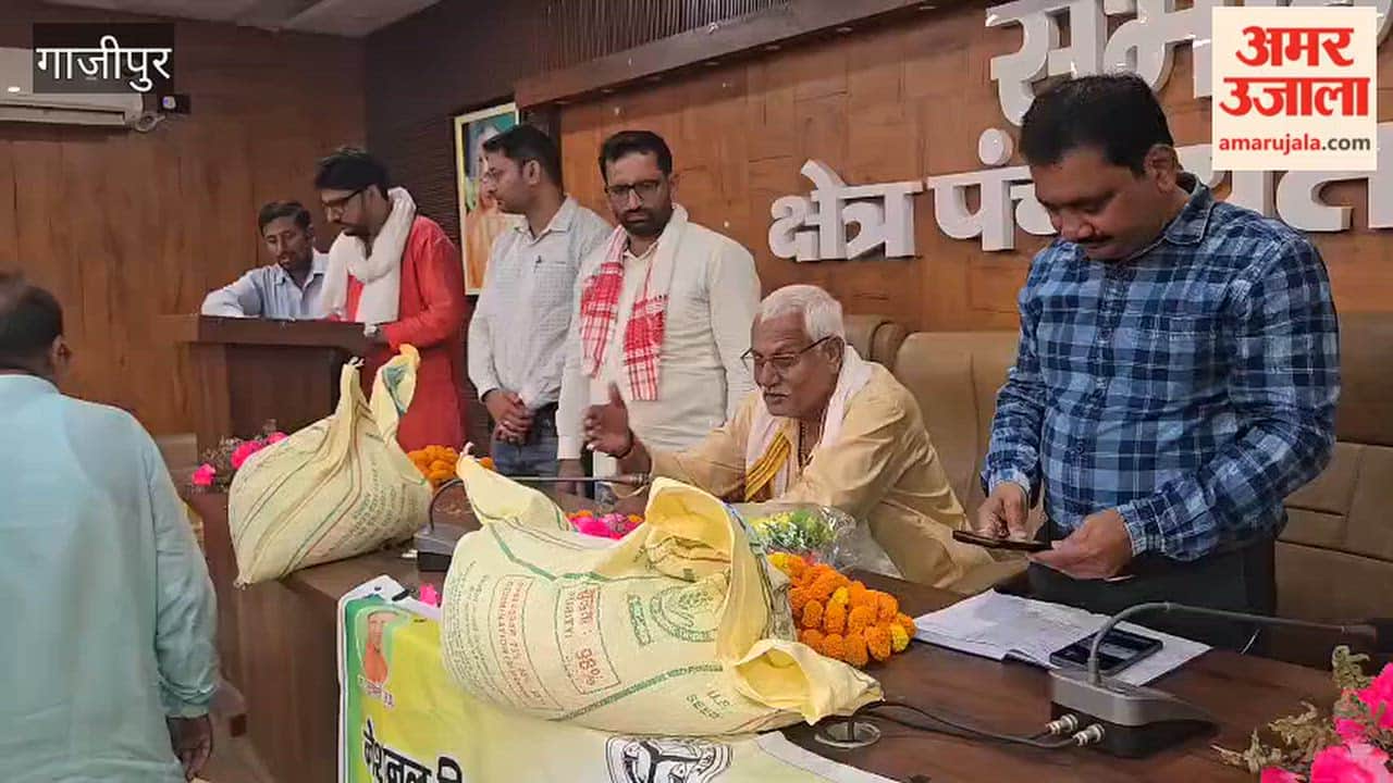 Mini-kits provided to 28 selected farmers in ghazipur