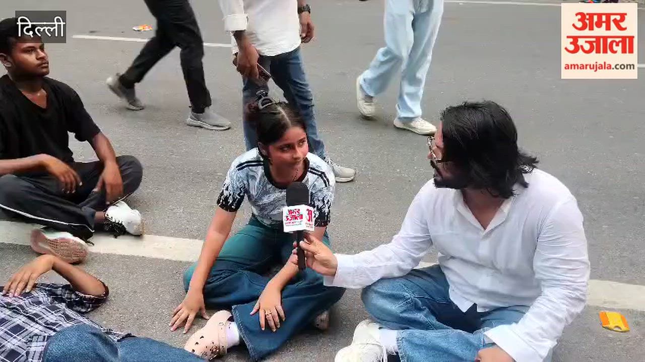 Neeshu Azad alleges police assault during protest in Delhi