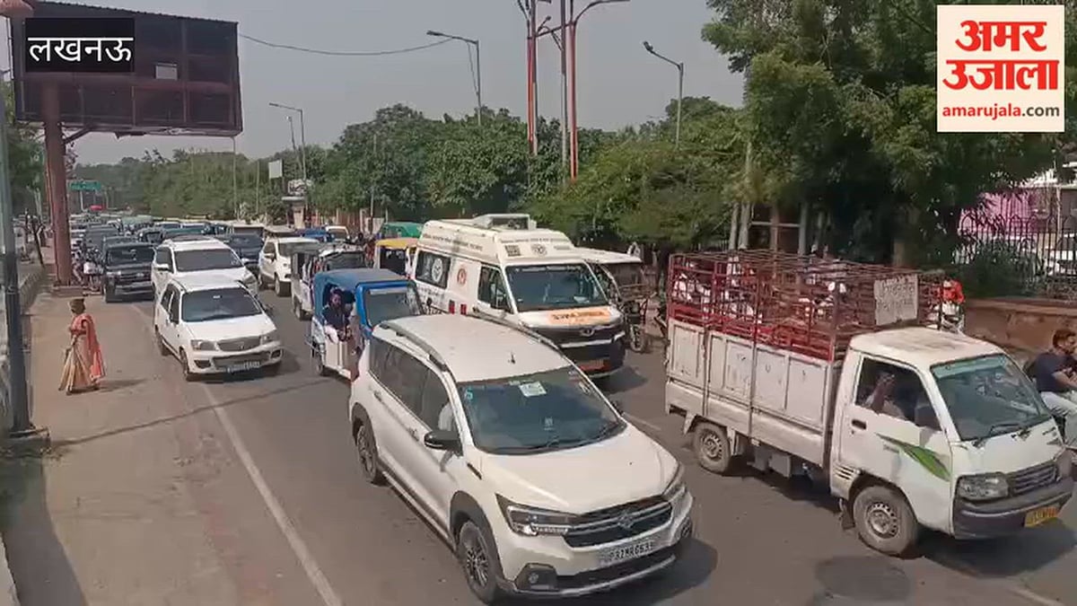 लखनऊ में पक्का पुल से डालीगंज की तरफ आने वाले मार्ग पर जाम की स्थिति