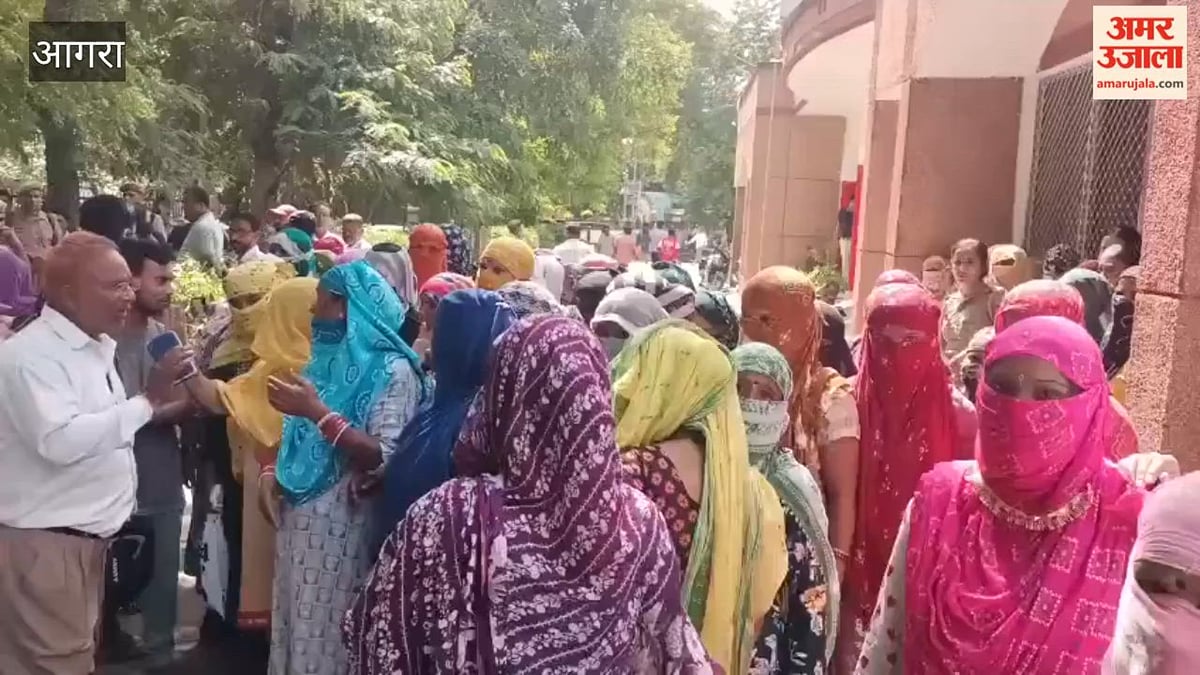 VIDEO: मथुरा में 540 सफाई कर्मचारियों पर गिरी गाज, 15 दिन काम कराया फिर किया कार्यमुक्त; वेतन भी नहीं मिला