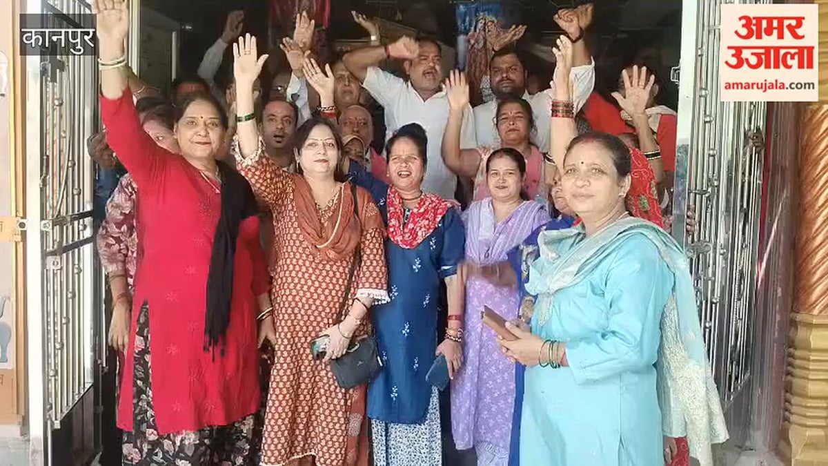 कानपुर: बालाजी मंदिर को तोड़े जाने के विरोध में जुटे लोग, बोले- कार्रवाई नहीं रुकी तो होगा बड़ा आंदोलन