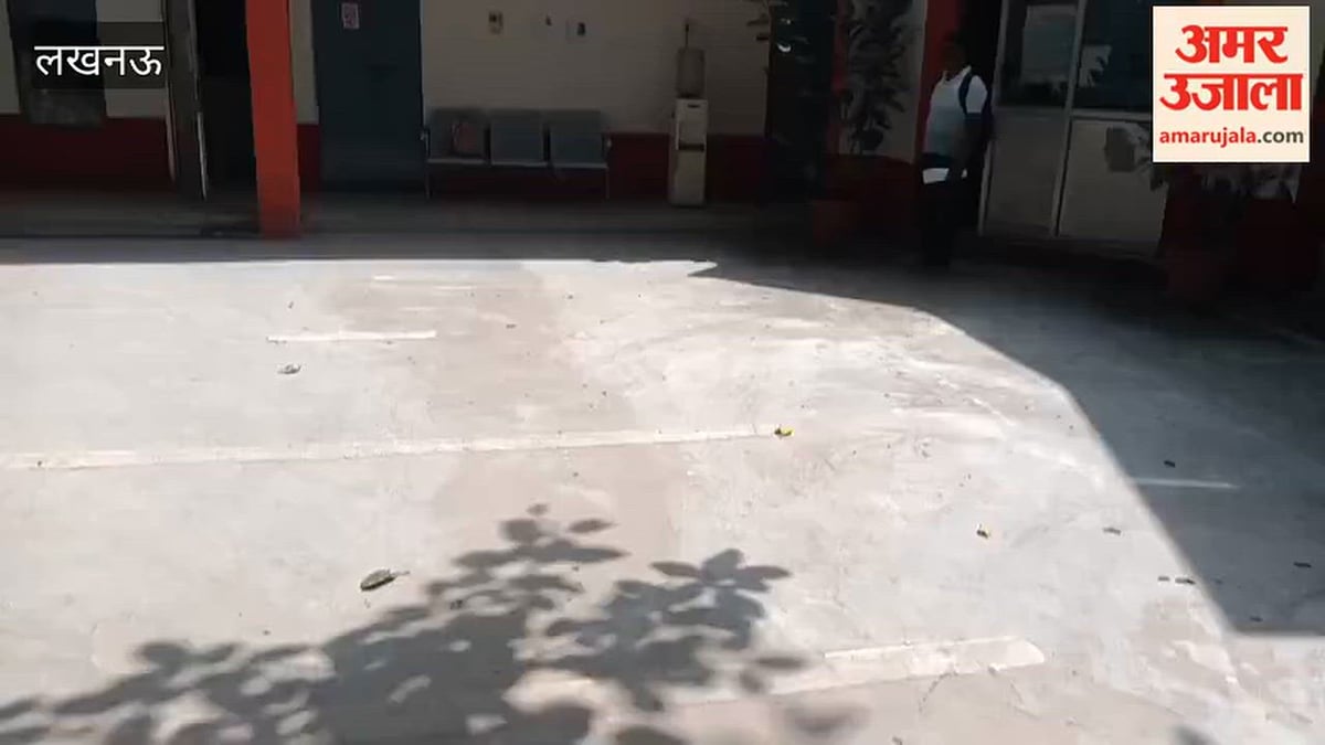 लखनऊ में एसजीपीजीआई थाना परिसर में पुलिसकर्मियों ने चलाया सफाई अभियान