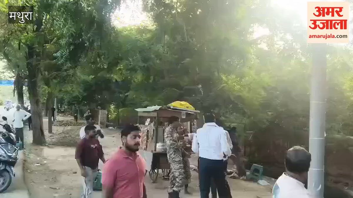 VIDEO: अतिक्रमण के नाम पर ठेले वाले को जड़े थप्पड़, मासूम को गोद में लिए चिल्लाती रही महिला; पुलिस की दबंगई का वीडियो