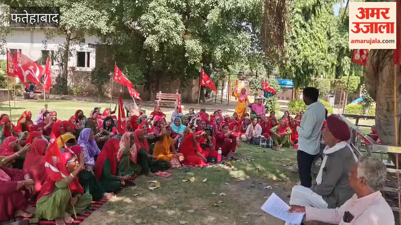 Scheme workers protest over demands; march to Parliament in Delhi announced for December; memorandum submitted to MP.