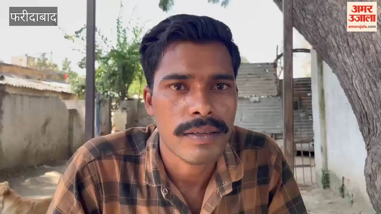 Passenger's mobile phone stolen at Faridabad station