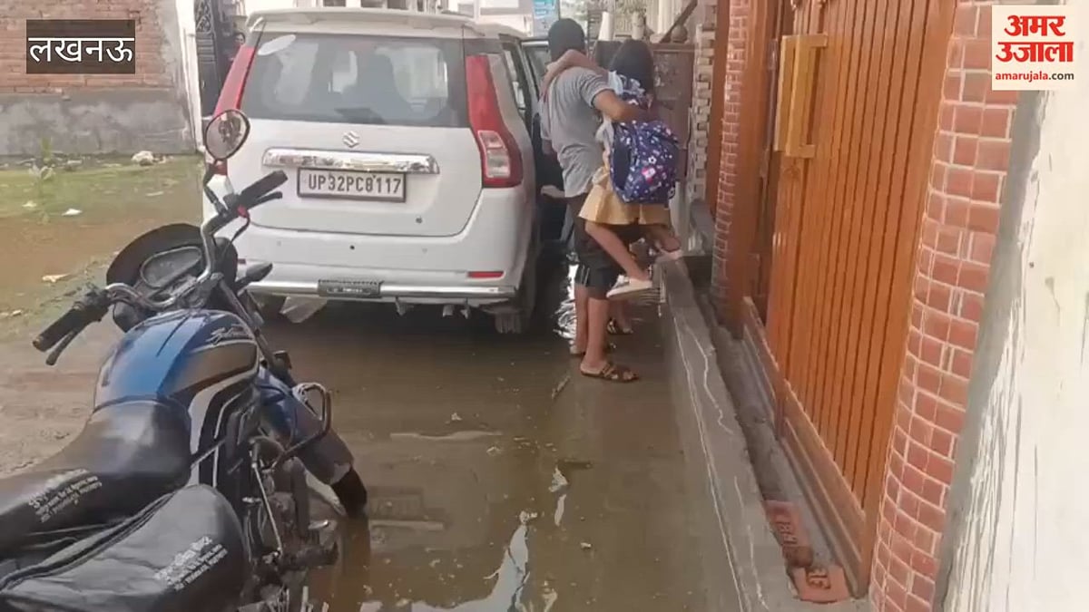 लखनऊ में बढ़ता जा रहा गोमती का जलस्तर, फैजुल्लागंज क्षेत्र में कॉलोनी में बढ़ा पानी