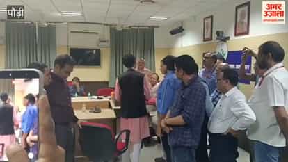Pauri:Garhwal University students protest at the Vice-Chancellor's office over their demands